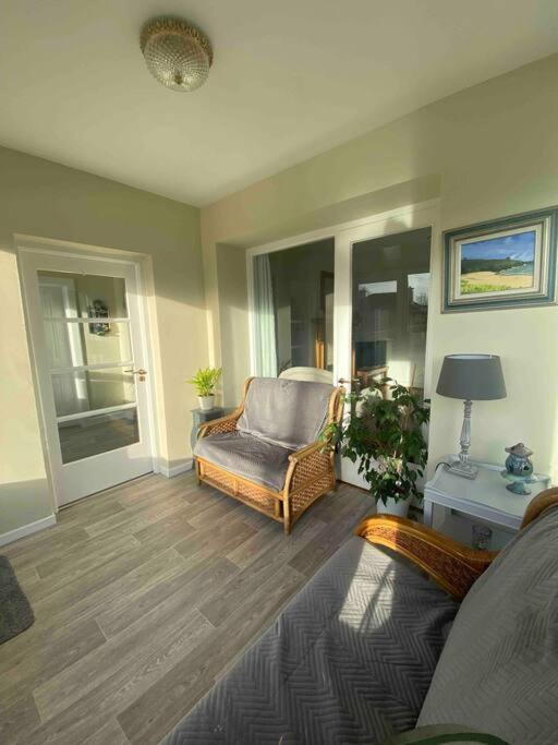 The Townhouse Dungloe Villa Екстериор снимка