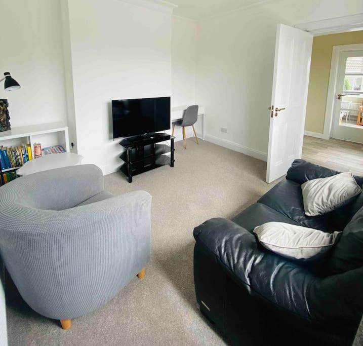 The Townhouse Dungloe Villa Екстериор снимка