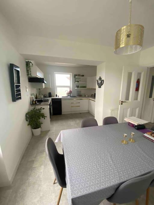The Townhouse Dungloe Villa Екстериор снимка
